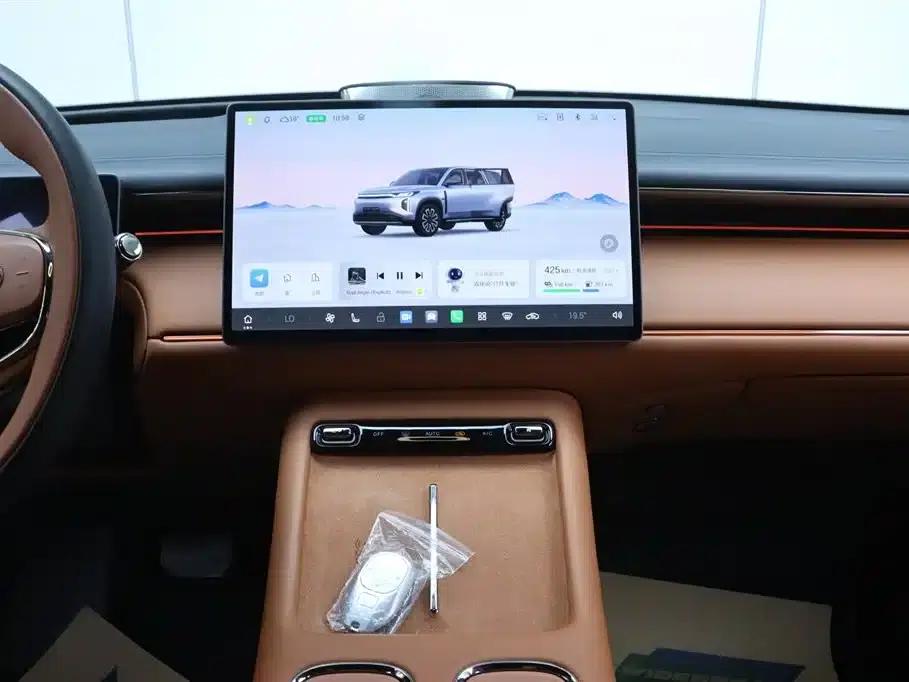 Trumpchi S7 2025 180km/h Ultra AWD LiDAR Edition — миниатюра 25