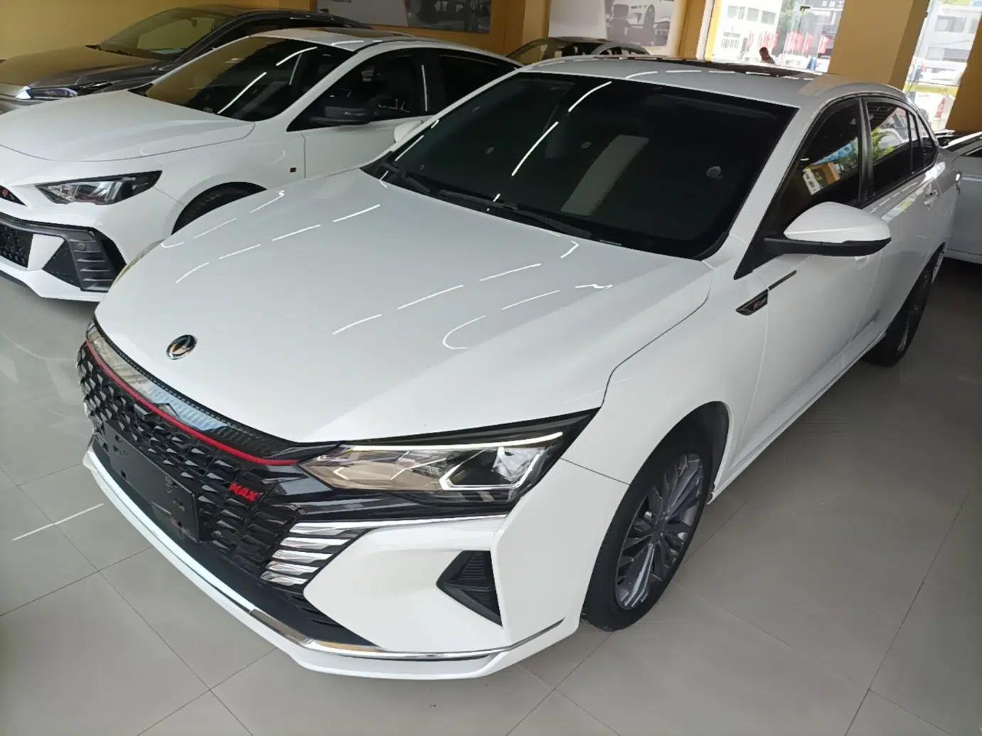 Dongfeng Aeolus Yixuan MAX 2021 1.5T Ultra-Stylish Trendsetter Edition — миниатюра 1