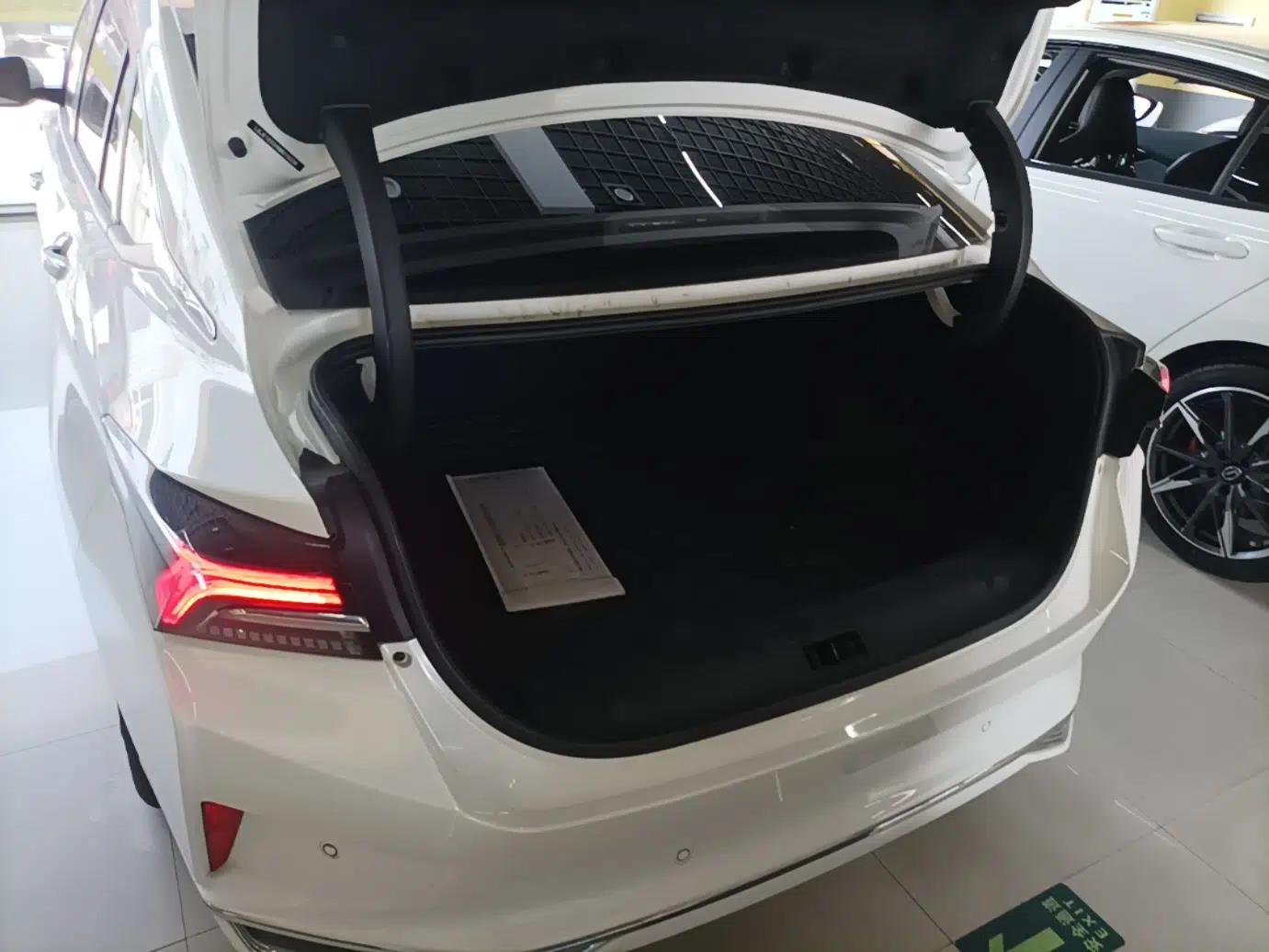 Dongfeng Aeolus Yixuan MAX 2021 1.5T Ultra-Stylish Trendsetter Edition — миниатюра 22