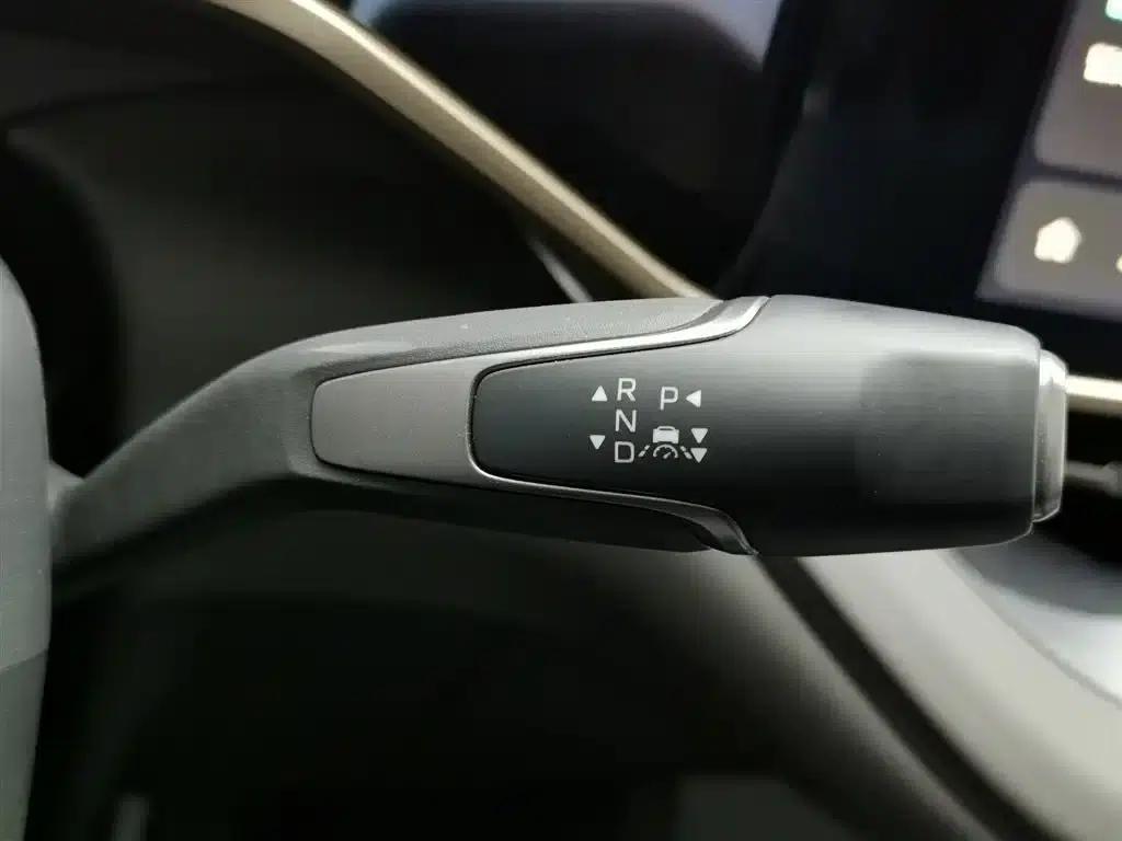 Hongqi EH7 2025 640 AWD Smart Selection Edition — миниатюра 13