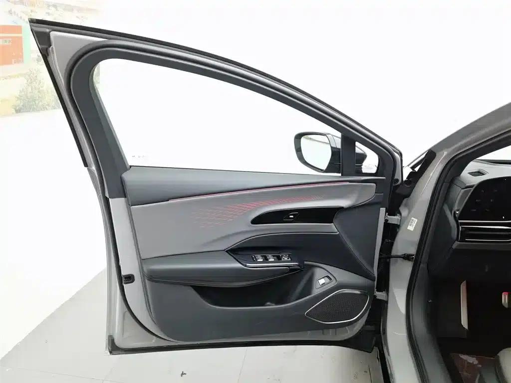 Hongqi EH7 2025 640 AWD Smart Selection Edition — миниатюра 8