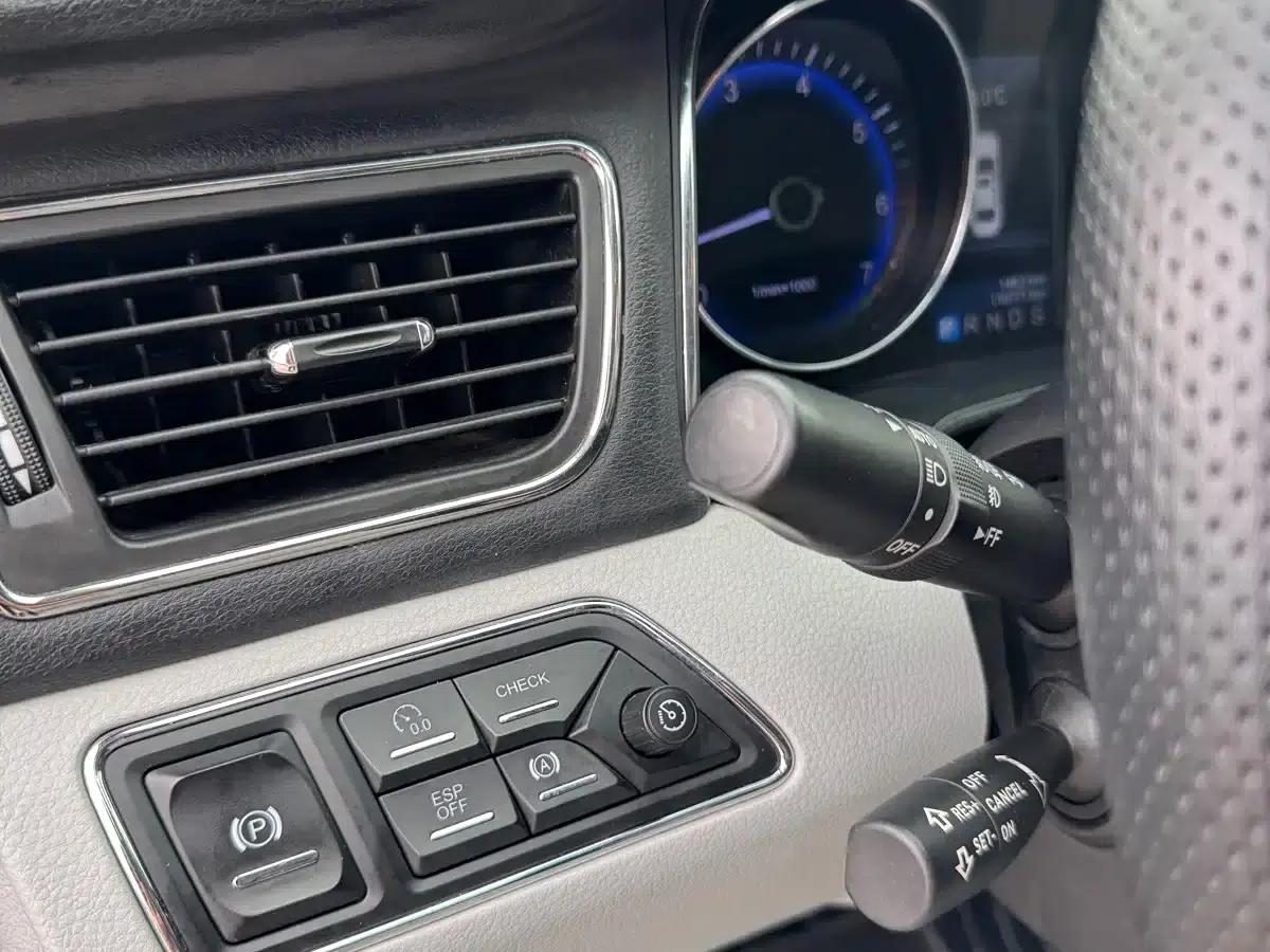 Hongqi H7 2013 2.0T Premium Edition — миниатюра 23
