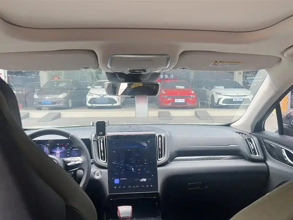 Hongqi HS3 2023 1.5T 2WD Goodness Edition — миниатюра 14