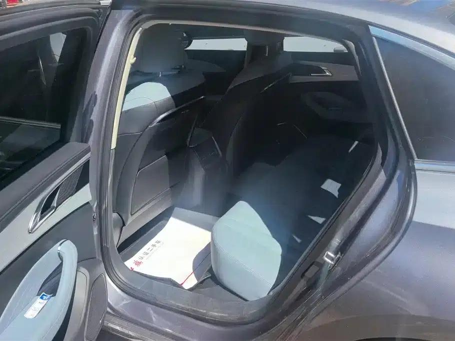 Hongqi H5 PHEV 2025 Model 170 Super Hybrid — миниатюра 11