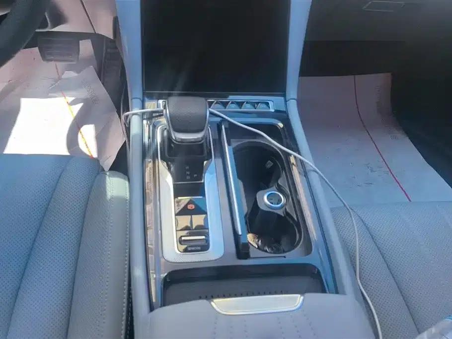 Hongqi H5 PHEV 2025 Model 170 Super Hybrid — миниатюра 16