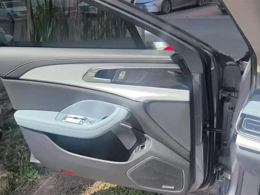 Hongqi H5 PHEV 2025 Model 170 Super Hybrid — миниатюра 7