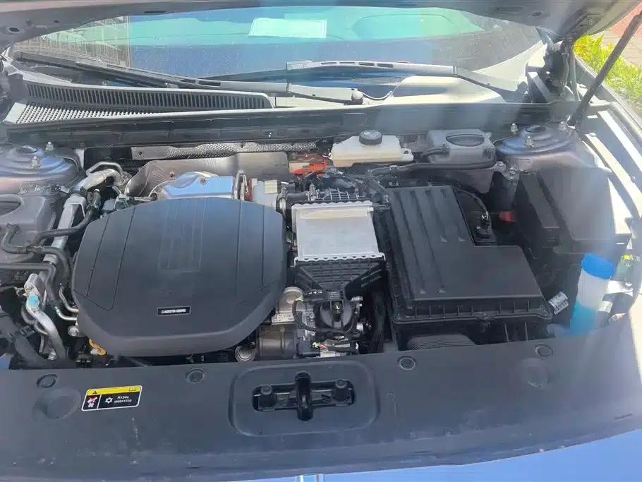 Hongqi H5 PHEV 2025 Model 170 Super Hybrid — миниатюра 10