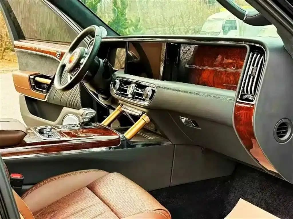 Hongqi Golden Sunflower National Glory 2022 4.0T Premium Flagship Edition 4-seater — миниатюра 6