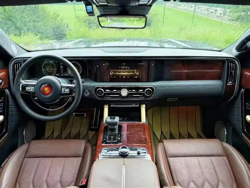 Hongqi Golden Sunflower National Glory 2022 4.0T Premium Flagship Edition 4-seater — миниатюра 5