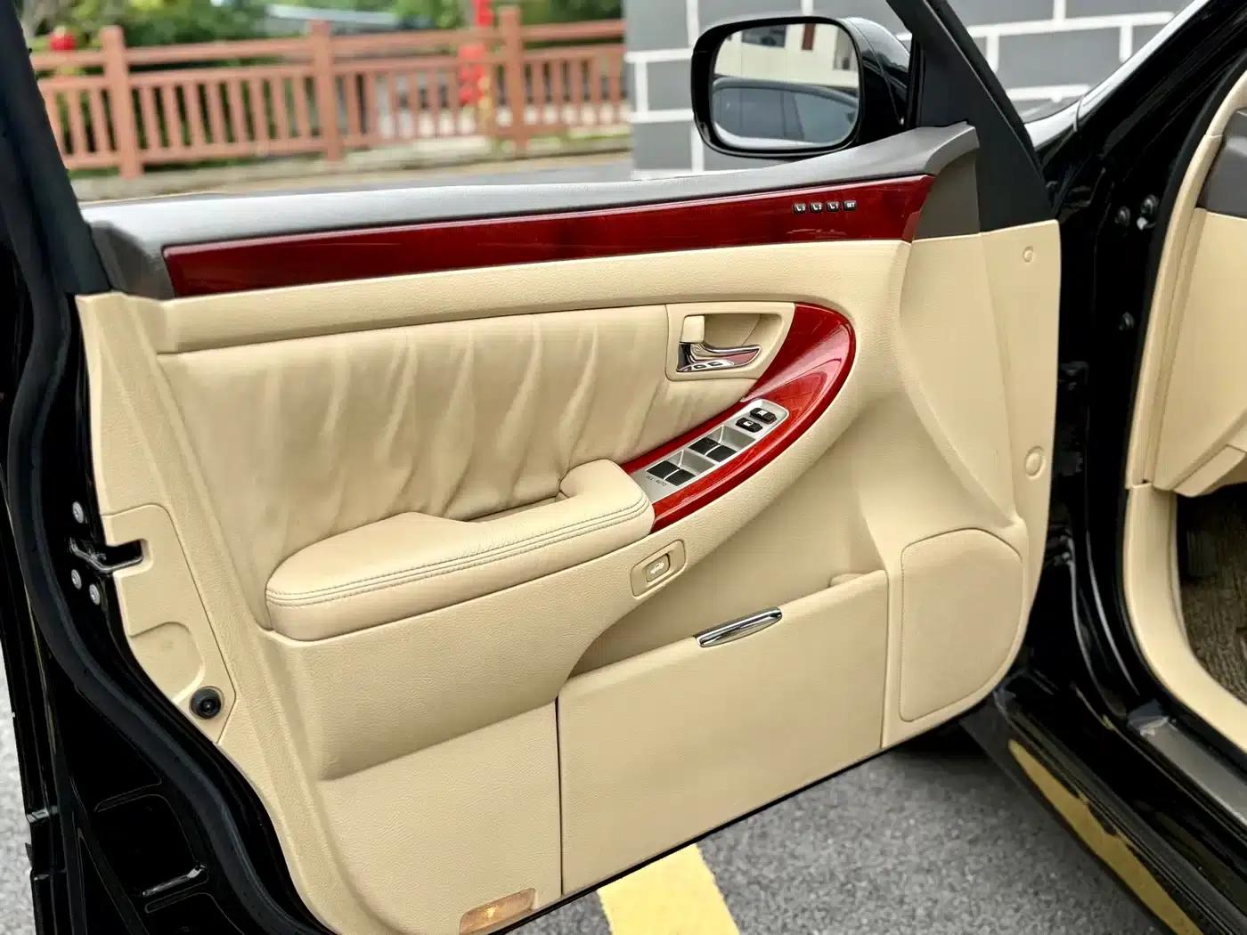 Hongqi Shengshi 2009 3.0L Luxury Edition — миниатюра 12