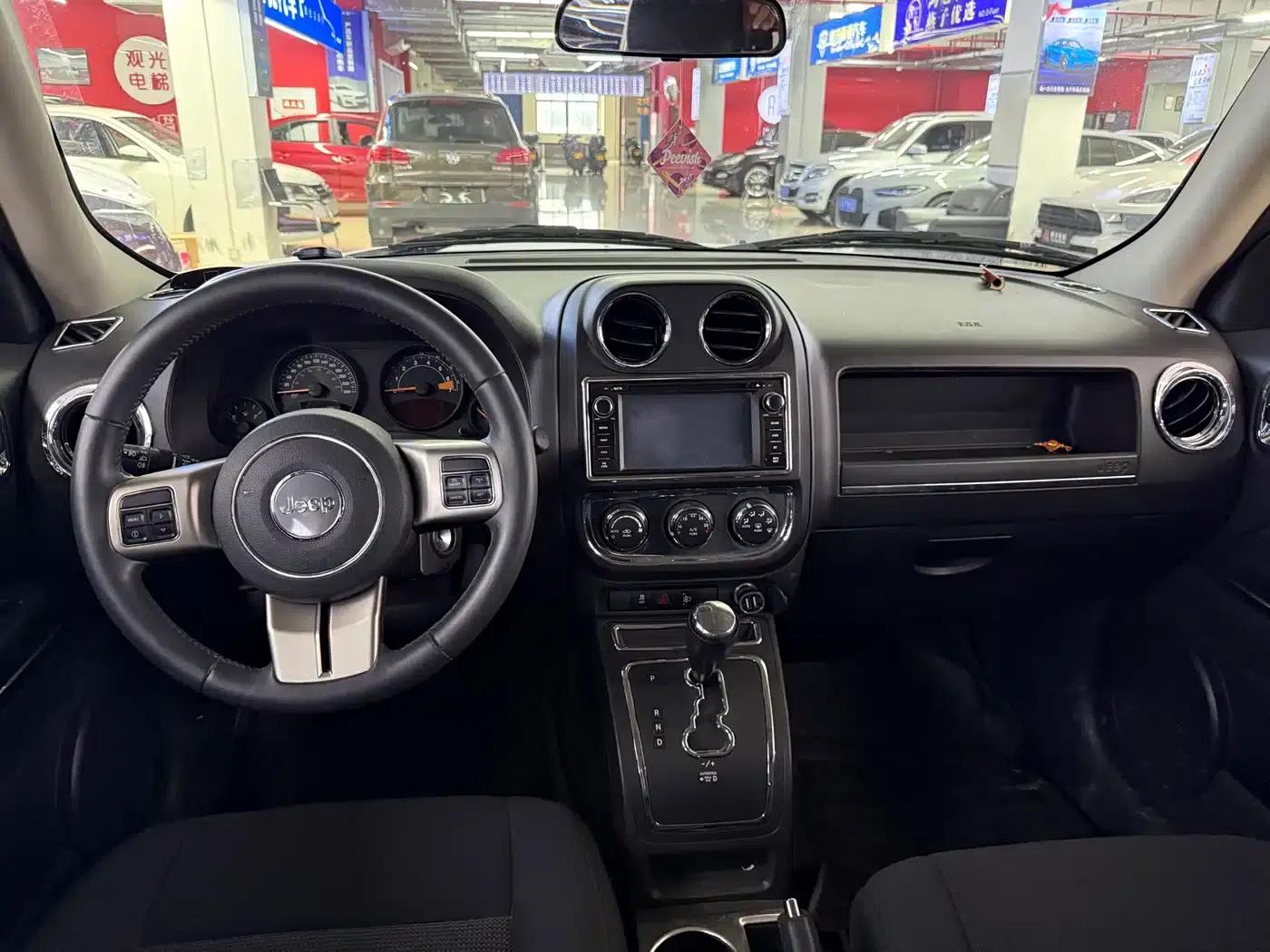 2014 Jeep Compass 2.4L Sport Edition — миниатюра 6