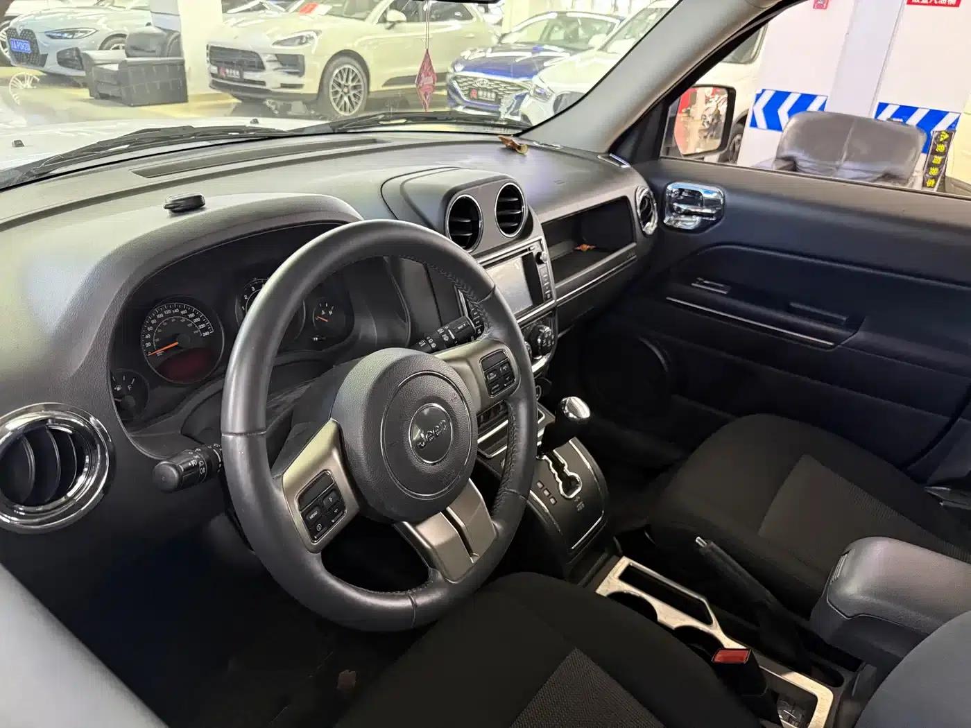 2014 Jeep Compass 2.4L Sport Edition — миниатюра 7