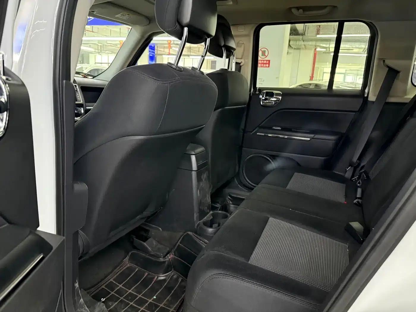 2014 Jeep Compass 2.4L Sport Edition — миниатюра 8