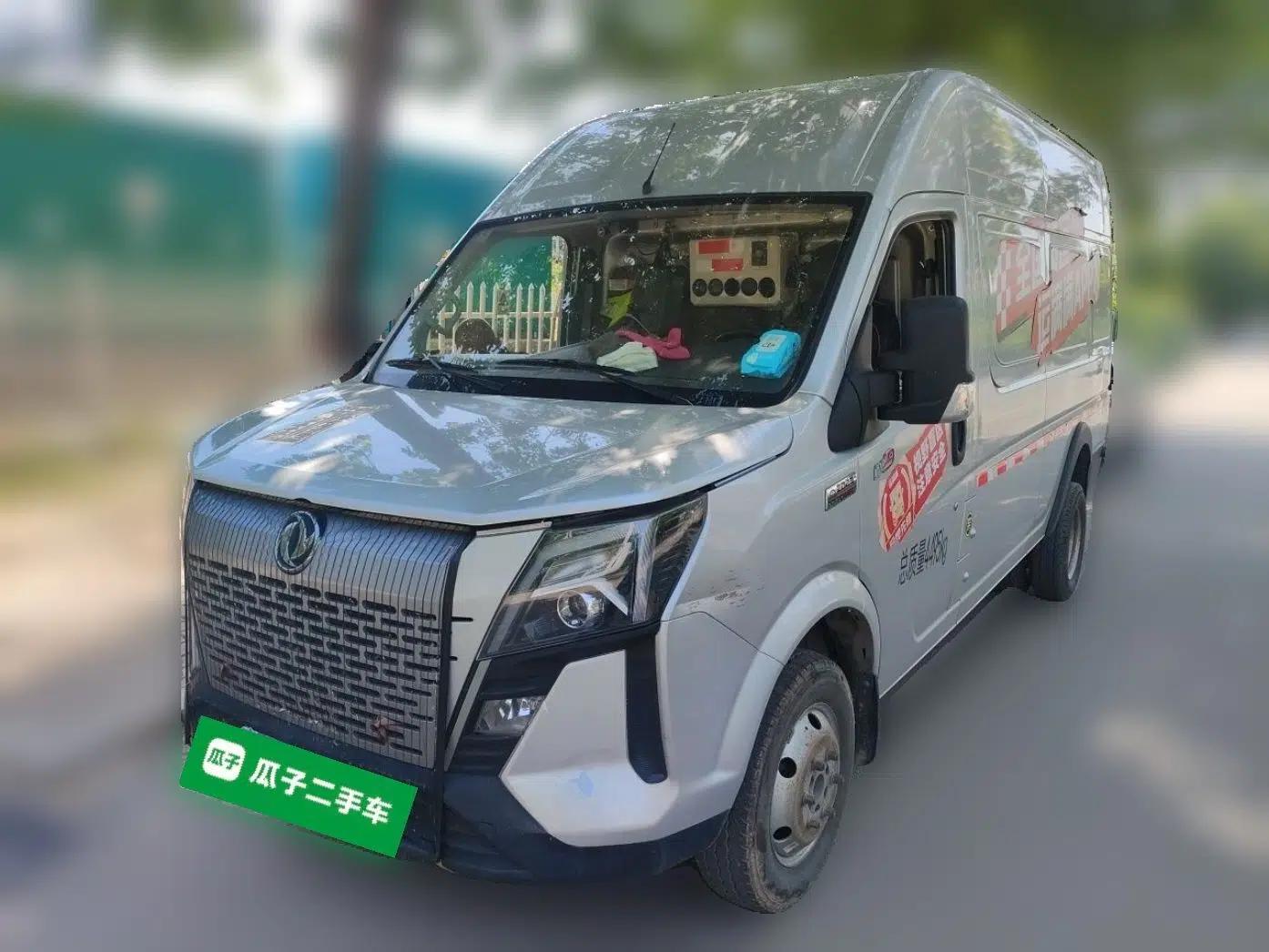 Dongfeng Yufeng 2023 V9+ 2.3T Manual Rear-Drive Cargo Van with Dual Rear Tires 3-Seater — миниатюра 1