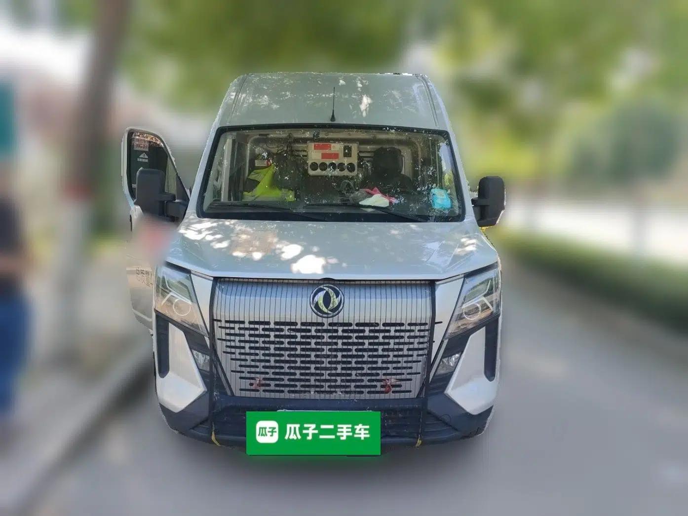 Dongfeng Yufeng 2023 V9+ 2.3T Manual Rear-Drive Cargo Van with Dual Rear Tires 3-Seater — миниатюра 2
