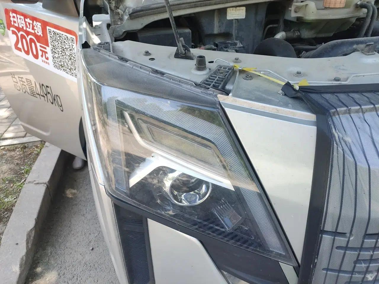 Dongfeng Yufeng 2023 V9+ 2.3T Manual Rear-Drive Cargo Van with Dual Rear Tires 3-Seater — миниатюра 7