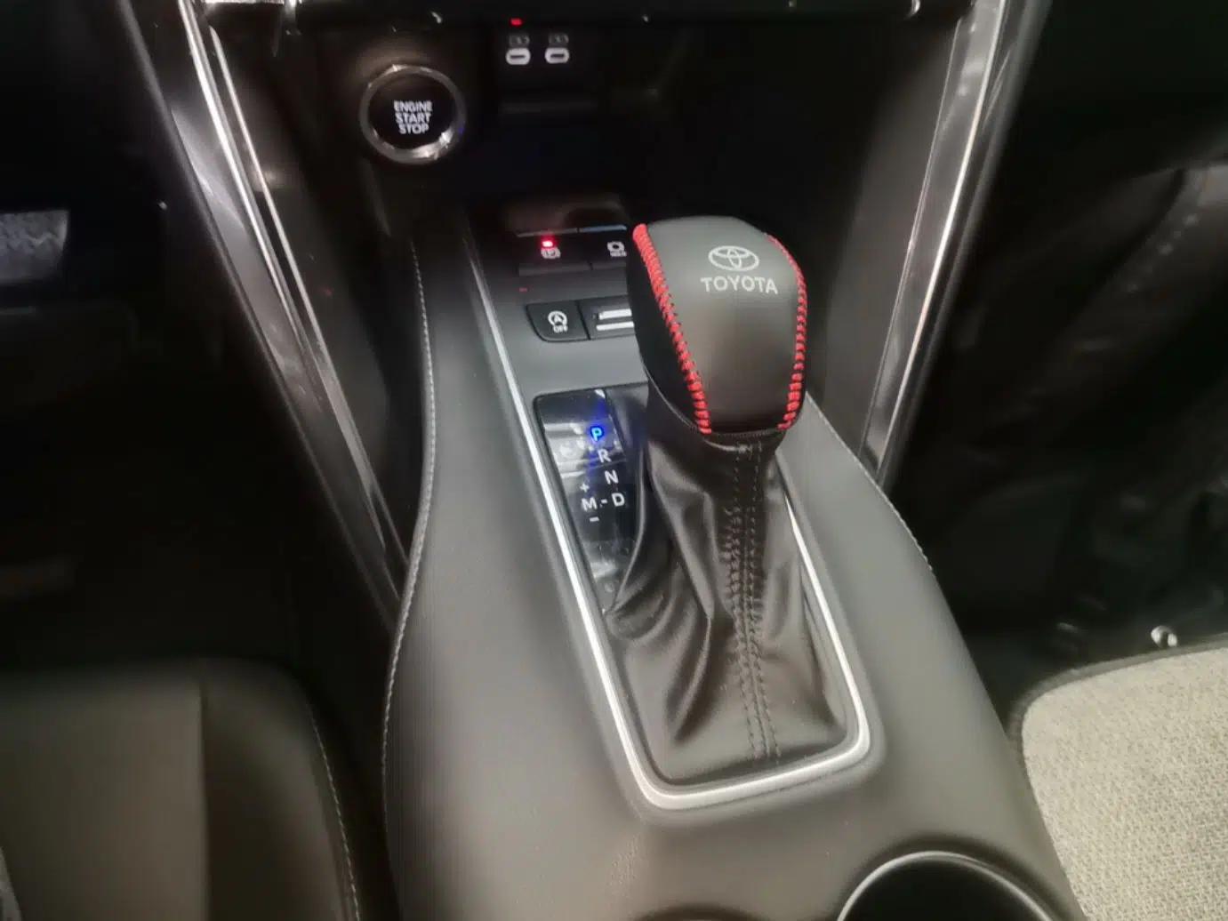 Toyota Venza 2023 2.0L CVT Two-Wheel Drive Luxury Edition — миниатюра 17