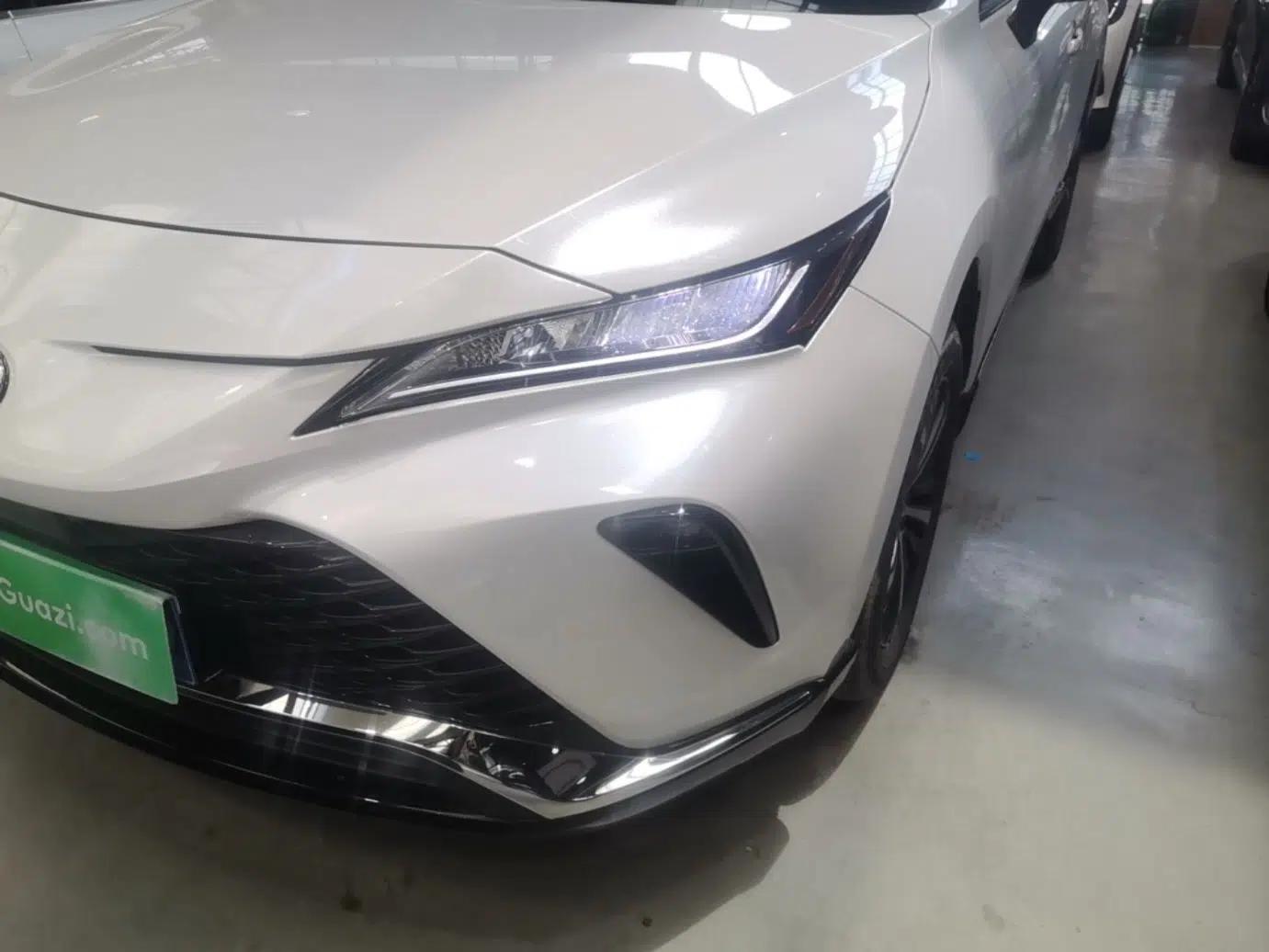 Toyota Venza 2023 2.0L CVT Two-Wheel Drive Luxury Edition — миниатюра 9