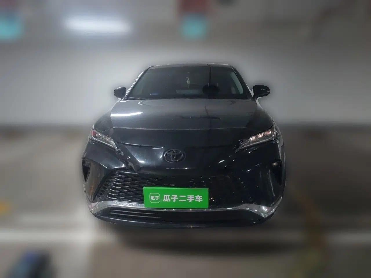 Toyota Venza 2022 2.0L CVT Two-Wheel Drive Luxury Edition — миниатюра 2