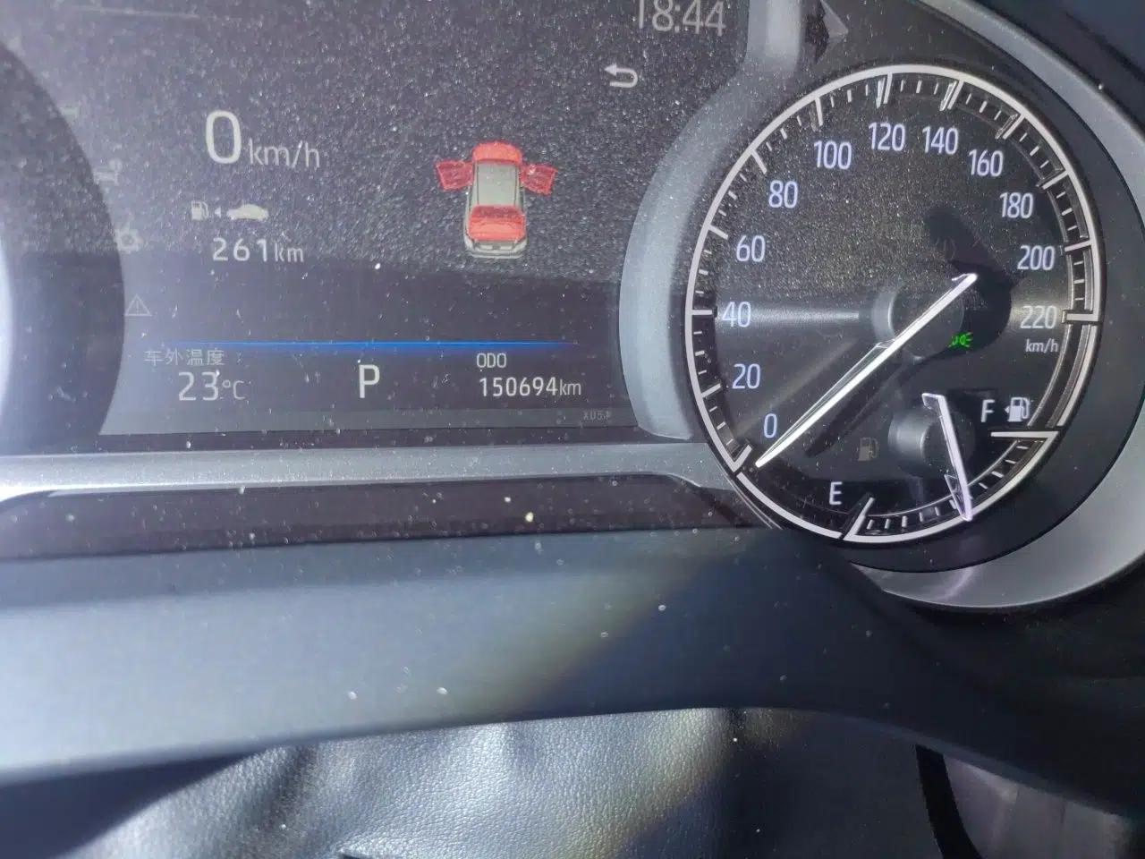 Toyota Venza 2022 2.0L CVT Two-Wheel Drive Luxury Edition — миниатюра 13