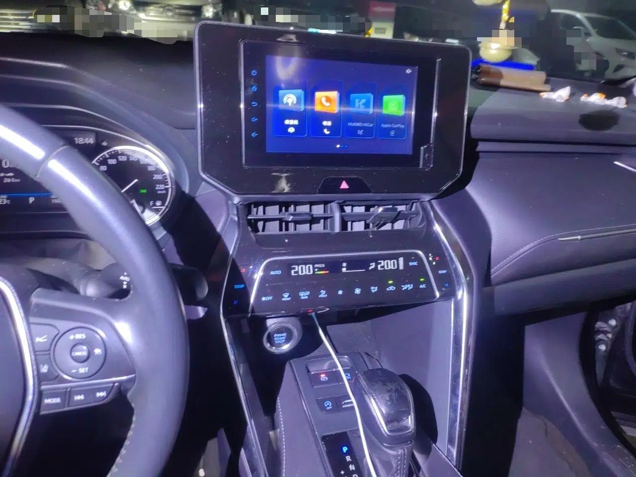 Toyota Venza 2022 2.0L CVT Two-Wheel Drive Luxury Edition — миниатюра 14