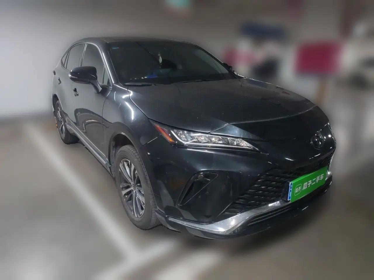 Toyota Venza 2022 2.0L CVT Two-Wheel Drive Luxury Edition — миниатюра 3