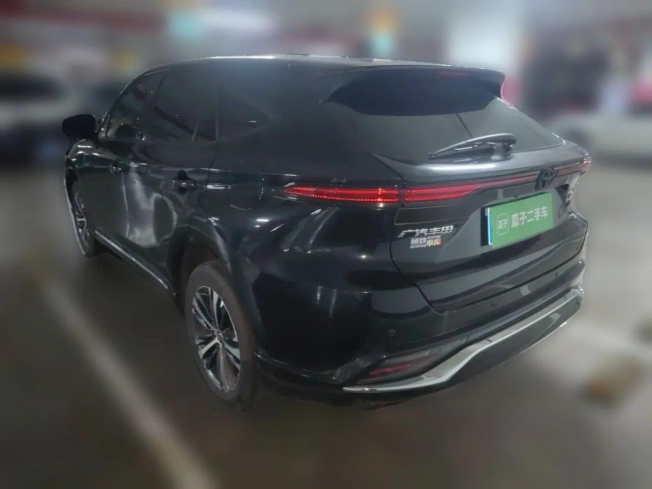 Toyota Venza 2022 2.0L CVT Two-Wheel Drive Luxury Edition — миниатюра 4