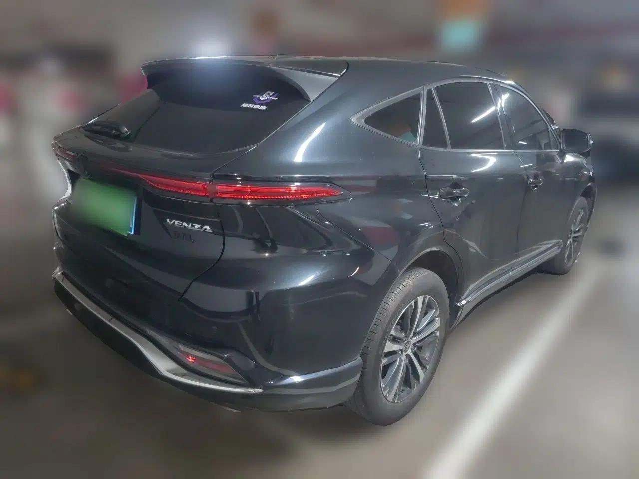 Toyota Venza 2022 2.0L CVT Two-Wheel Drive Luxury Edition — миниатюра 6