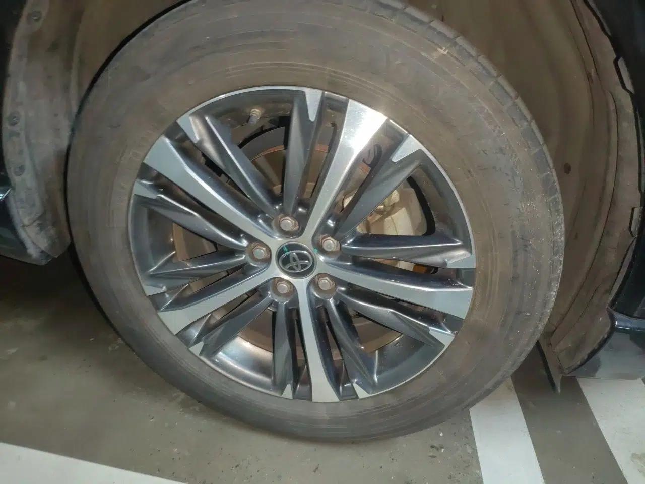 Toyota Venza 2022 2.0L CVT Two-Wheel Drive Luxury Edition — миниатюра 8
