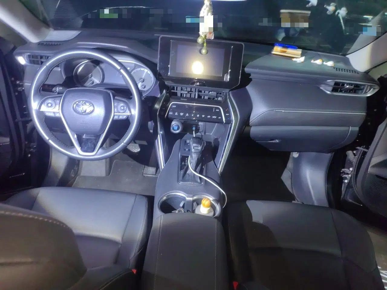 Toyota Venza 2022 2.0L CVT Two-Wheel Drive Luxury Edition — миниатюра 10