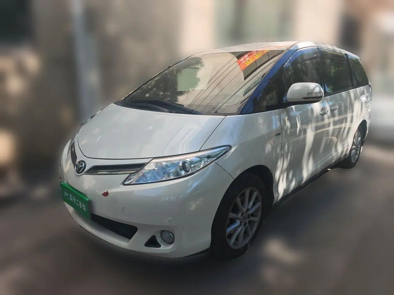 Toyota Previa  — миниатюра 1