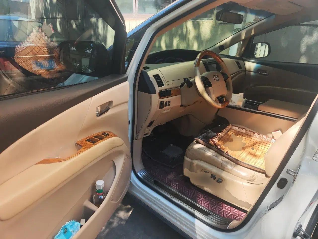 Toyota Previa  — миниатюра 17