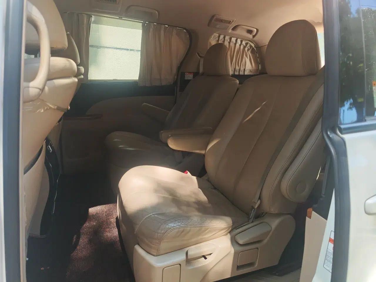 Toyota Previa  — миниатюра 18