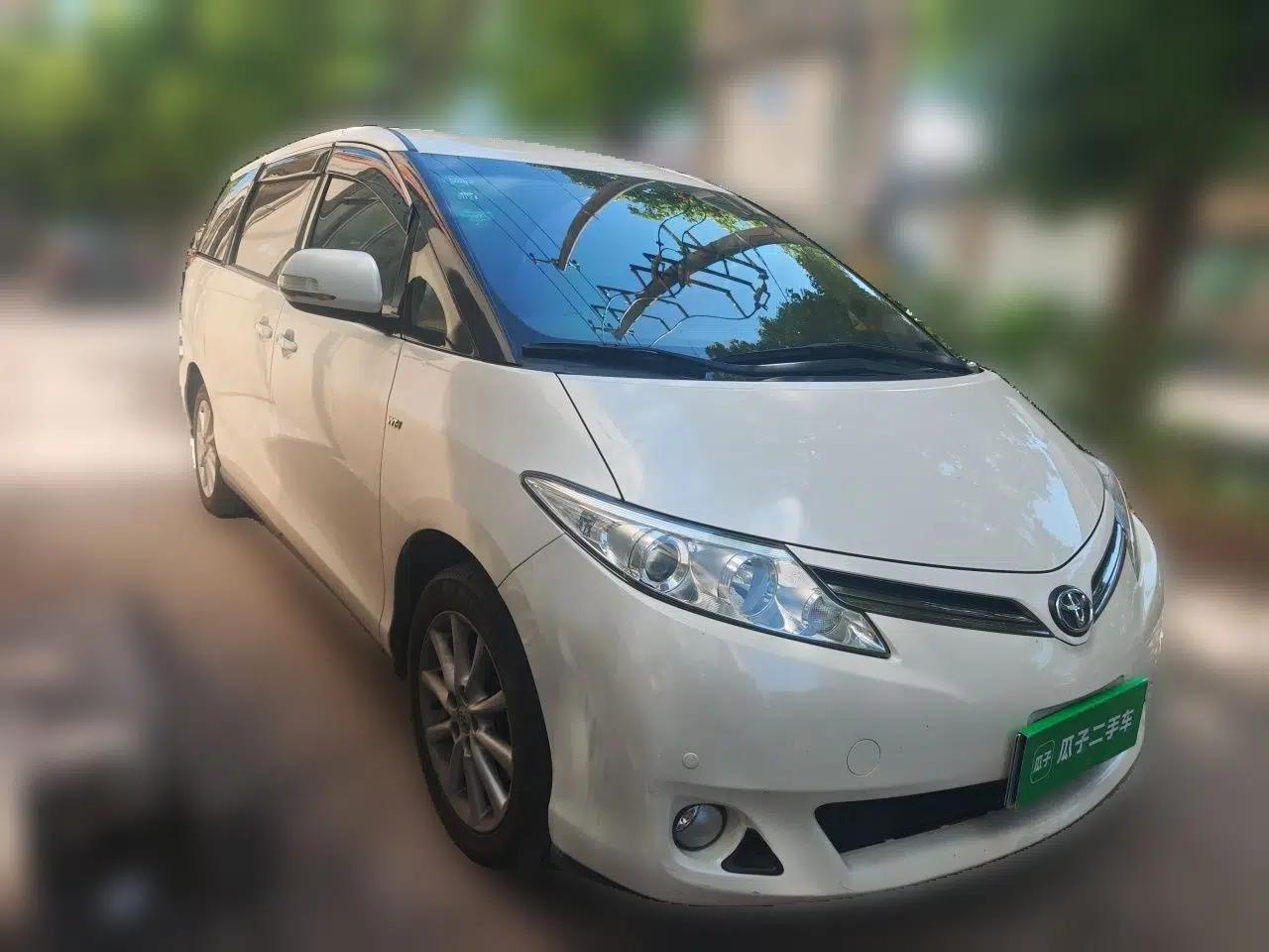 Toyota Previa  — миниатюра 3