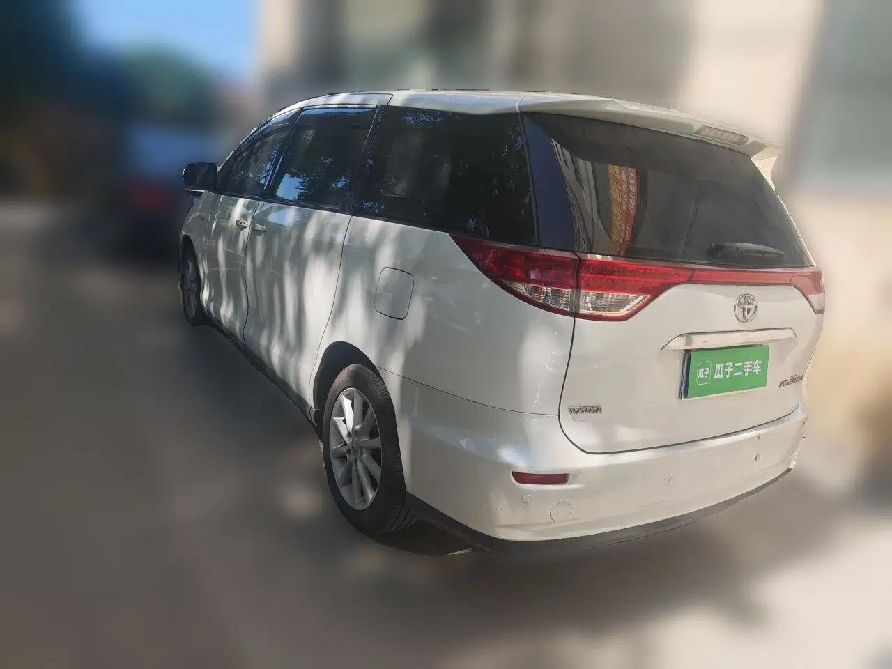 Toyota Previa  — миниатюра 4