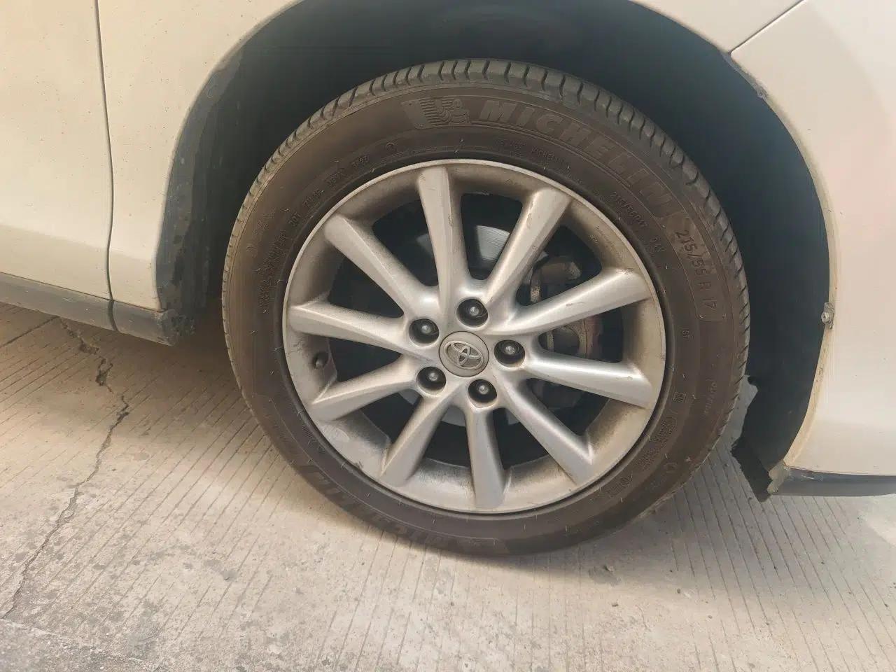 Toyota Previa  — миниатюра 8