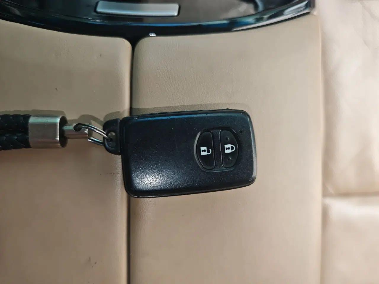 Toyota Previa  — миниатюра 9
