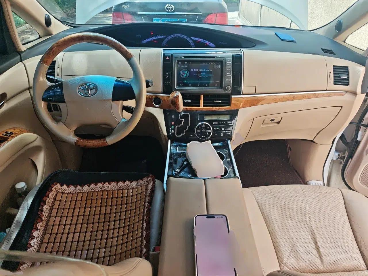 Toyota Previa  — миниатюра 10