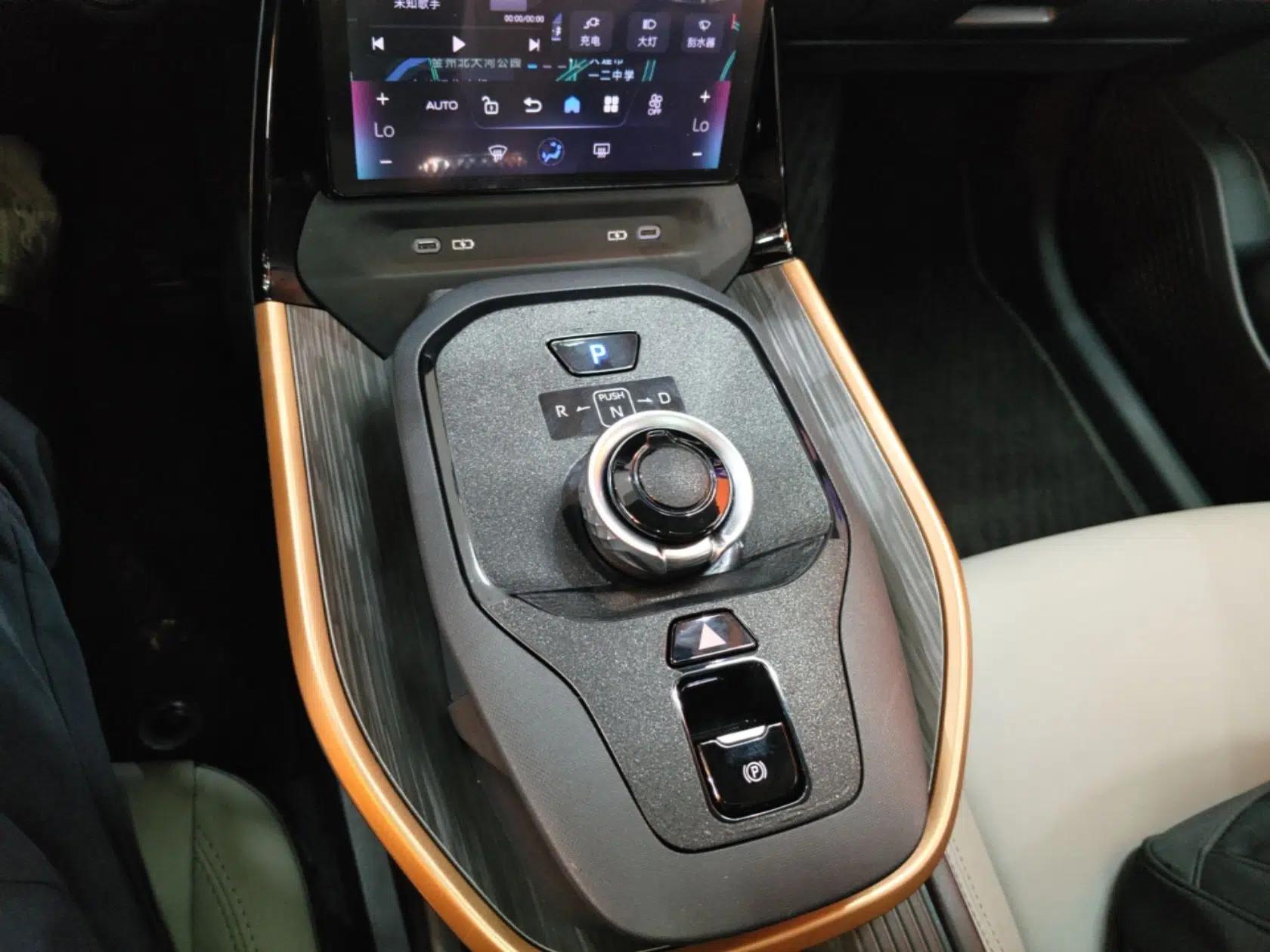 Toyota bZ3 2024 517 km Elite PRO — миниатюра 17