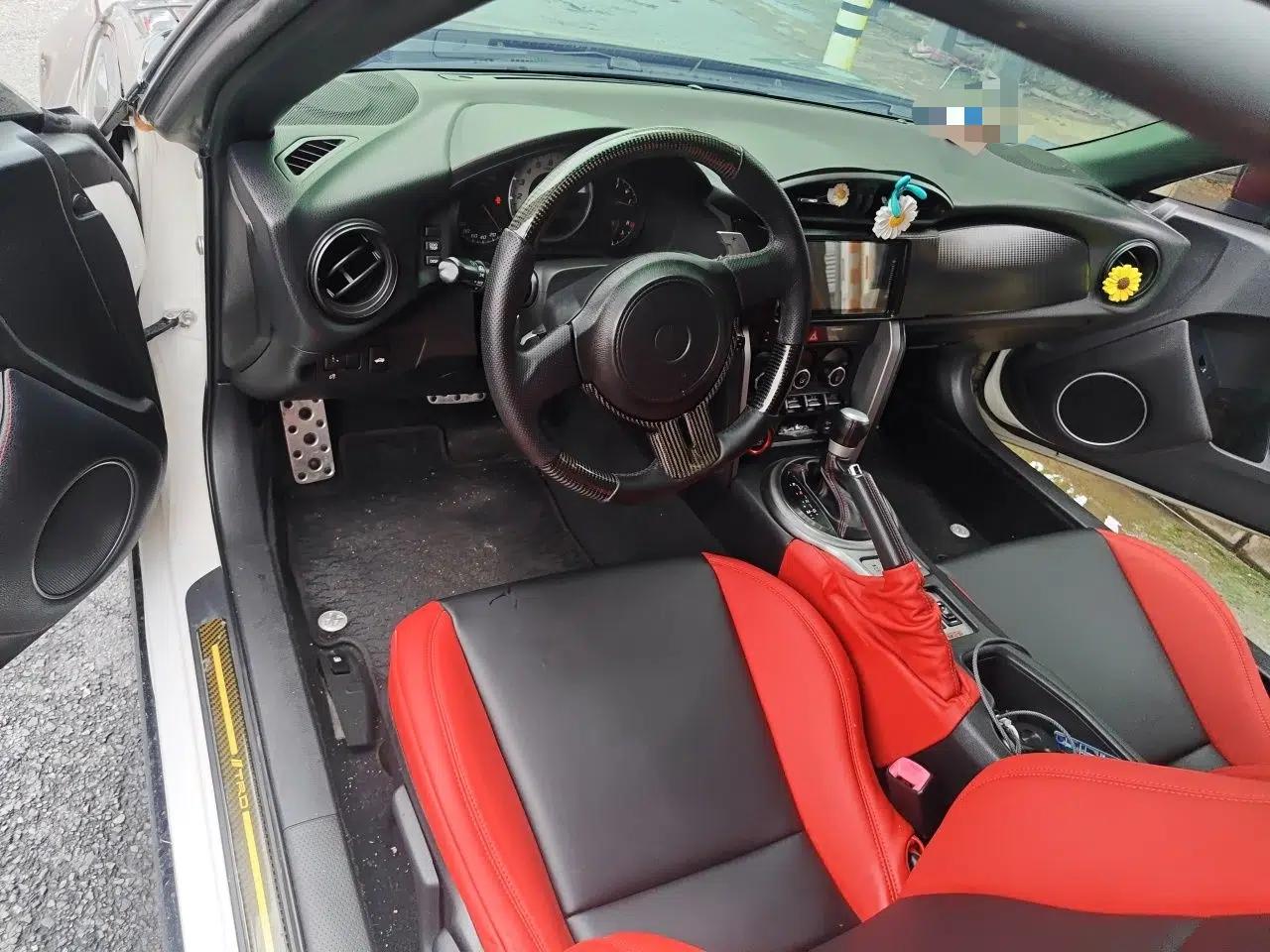 Toyota 86 2013 2.0L Automatic Luxury Version — миниатюра 11
