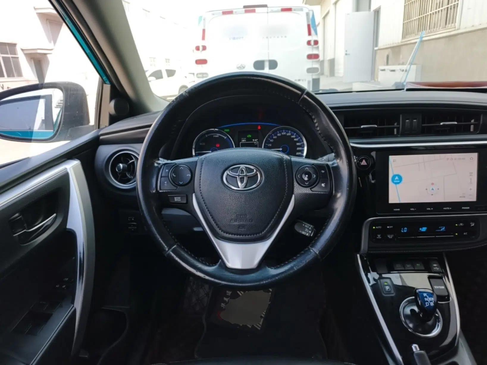 Toyota Corolla Hybrid E+ 2019 1.8L E-CVT Flagship Edition — миниатюра 13