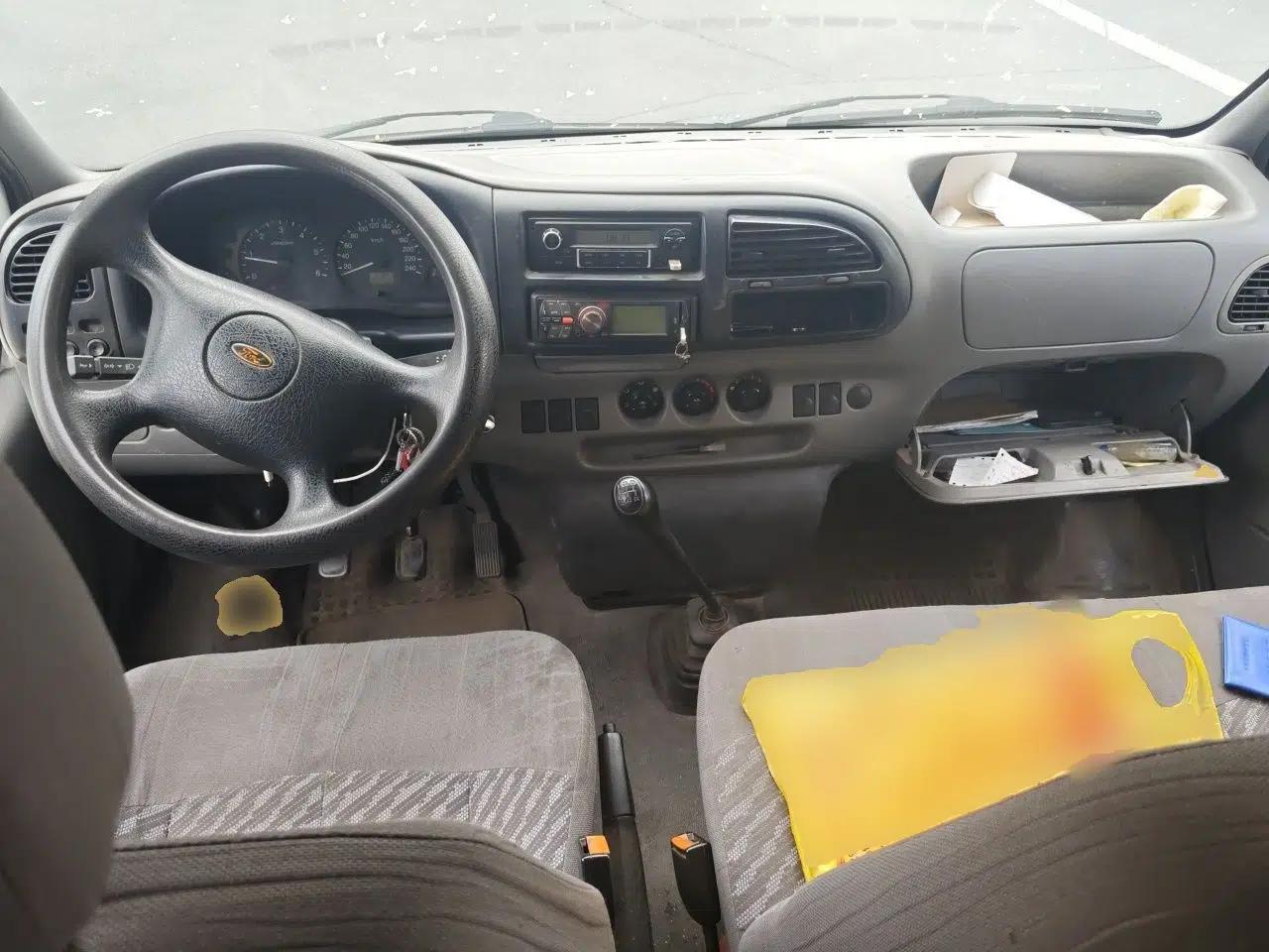 Ford Classic Transit 2015 2.8T Diesel Multi-Function Vehicle Short Wheelbase 6-Seater Mid-Roof Edition JX493ZLQ4 — миниатюра 10