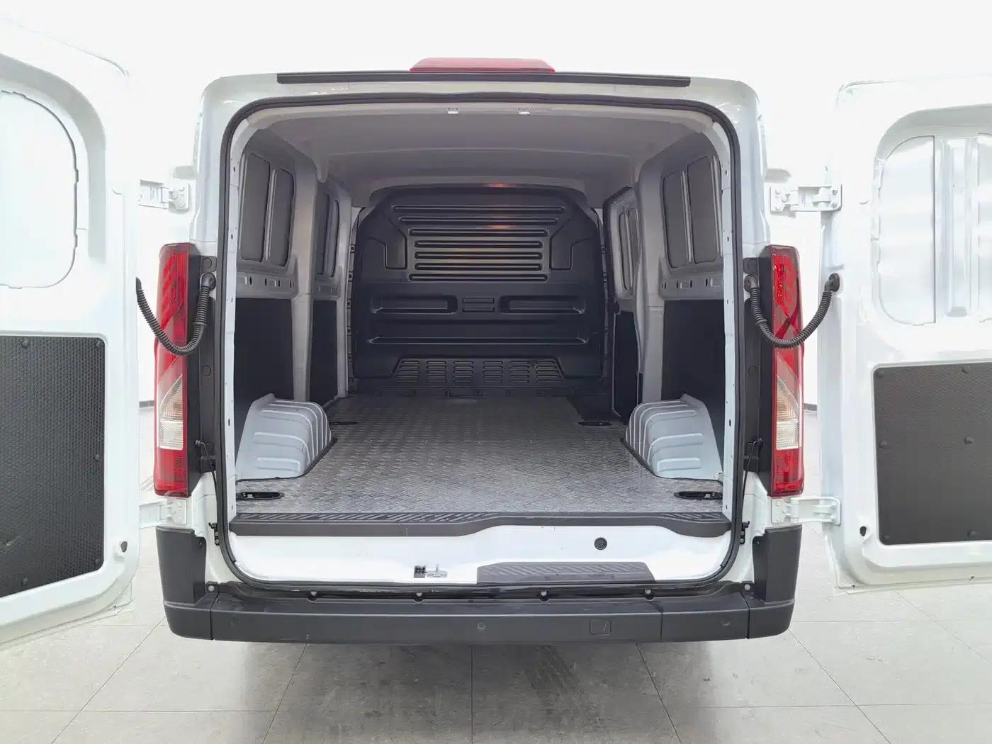 E-Fushun 2025 Model, Blind Window Version, 41.86kWh, Short Wheelbase, Low Roof, 3.0 Ton — миниатюра 12