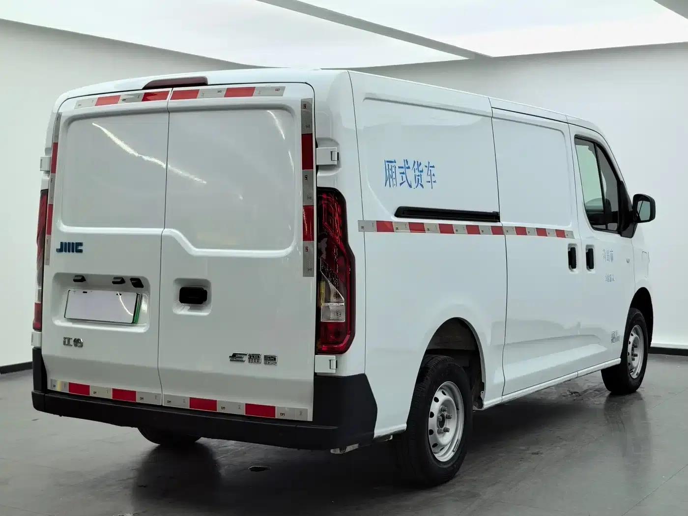 E-Fushun 2025 Model, Blind Window Version, 41.86kWh, Short Wheelbase, Low Roof, 3.0 Ton — миниатюра 6