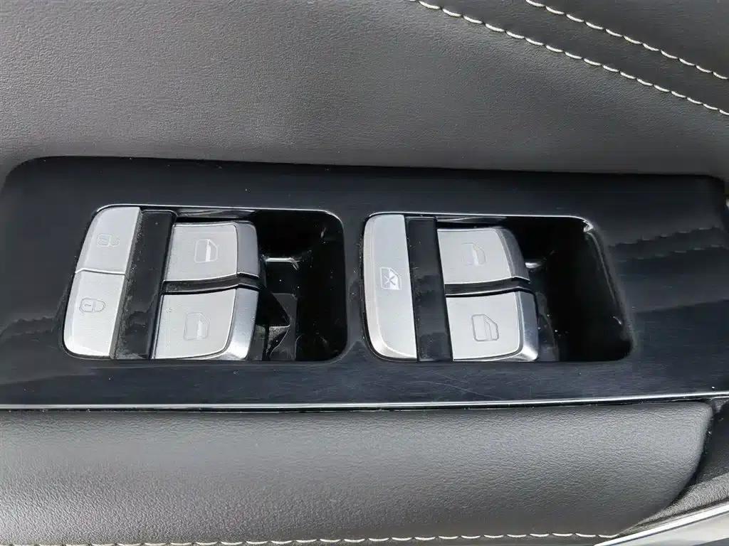 Jetour X90 2020 1.6T DCT Premium Edition 7-seater — миниатюра 9