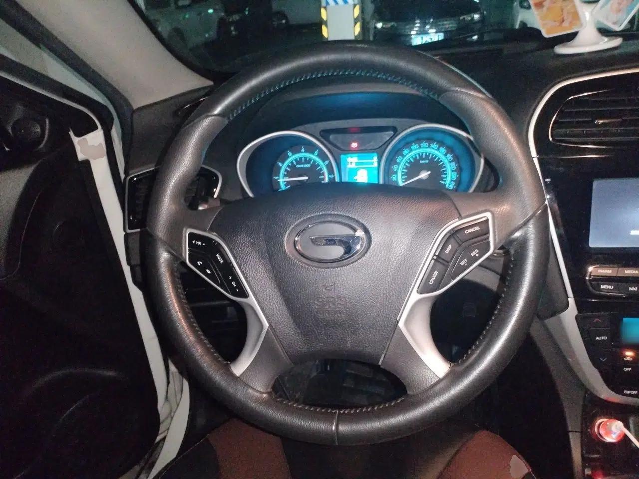 GAC Trumpchi GS5 Super 2016 2.0L Automatic Two-Wheel Drive Anniversary Edition — миниатюра 11