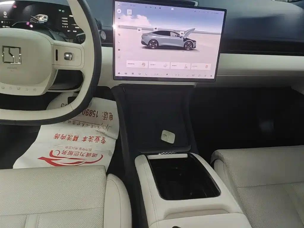 Jike 007 2024 Rear-Wheel Drive Intelligent Driving Edition 75kWh — миниатюра 14