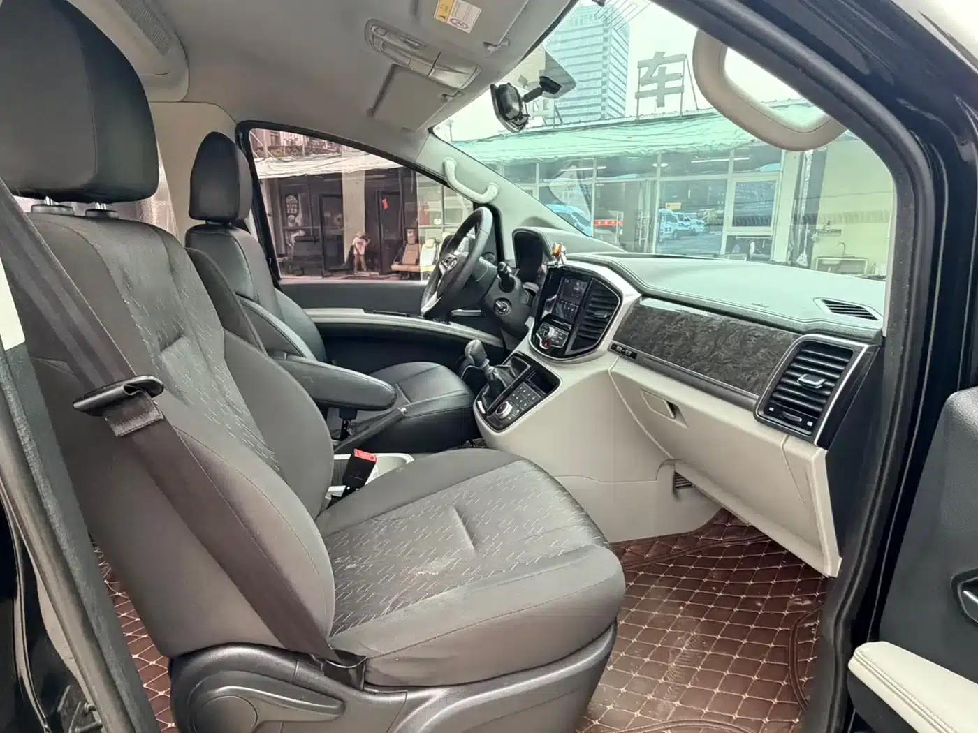 Refine M4 2017 1.9T Diesel Manual Deluxe Edition — миниатюра 10