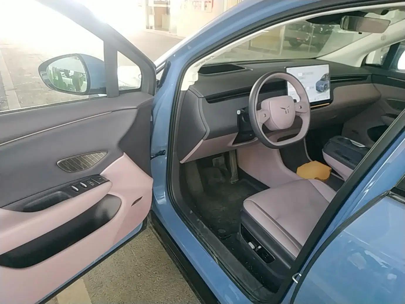 Hongqi Tiangong 06 2025 660 4x4 Smart Selection Edition — миниатюра 19