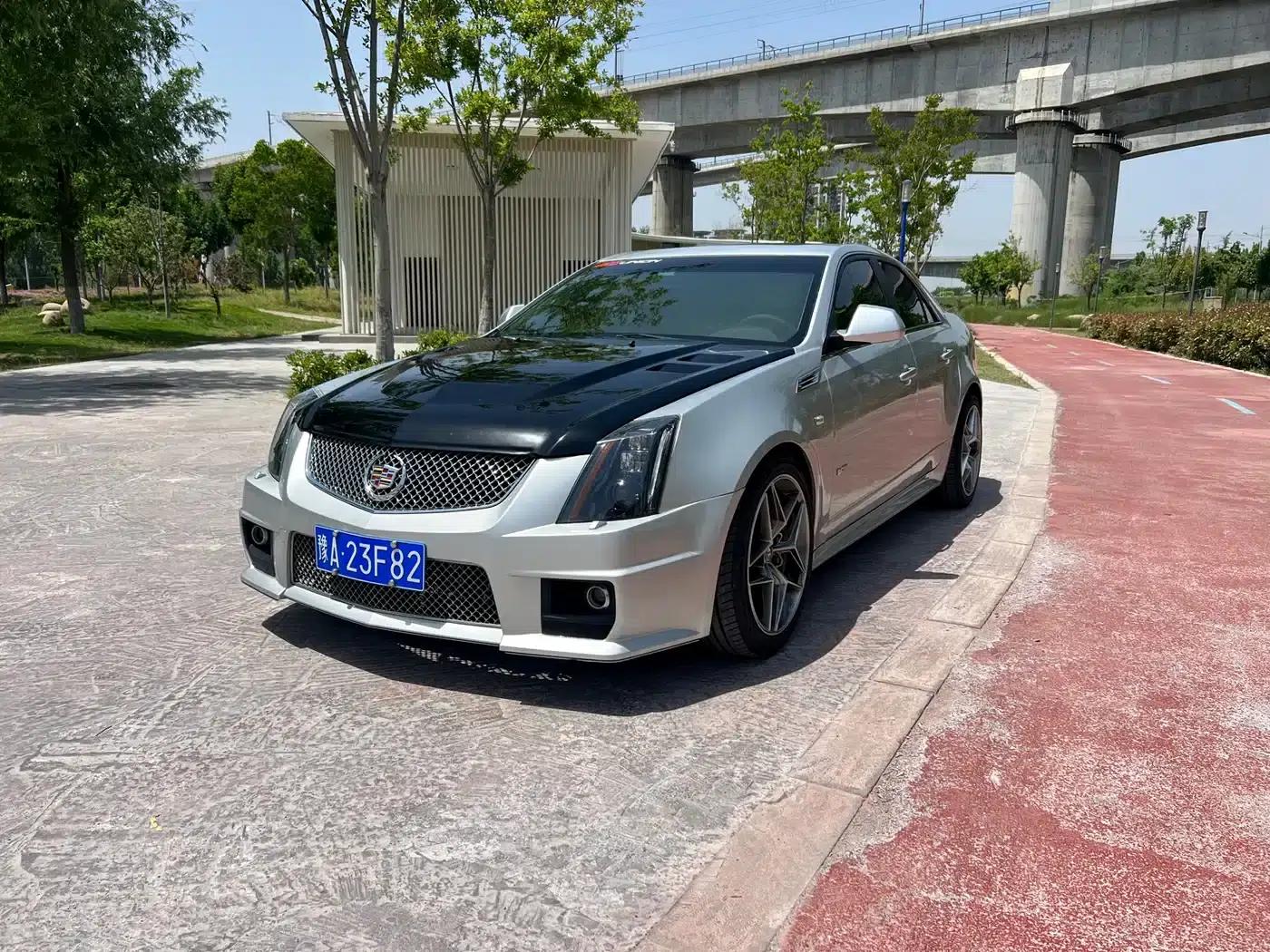 Imported Cadillac CTS 2009 model 6.2L CTS-V — миниатюра 1